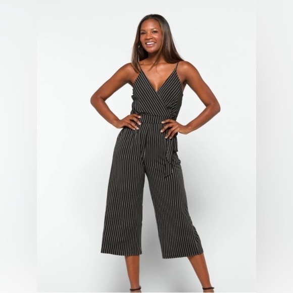 NWOT KAILEIGH Rica Black/White Striped Side Tie Knit Pocket Crop Jumpsuit 3X - Picture 1 of 12